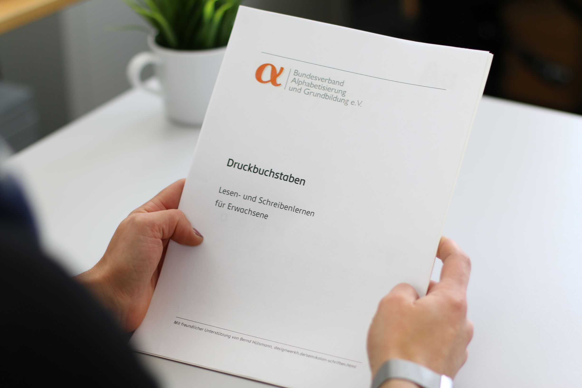 Druckbuchstaben SemikolonPlus